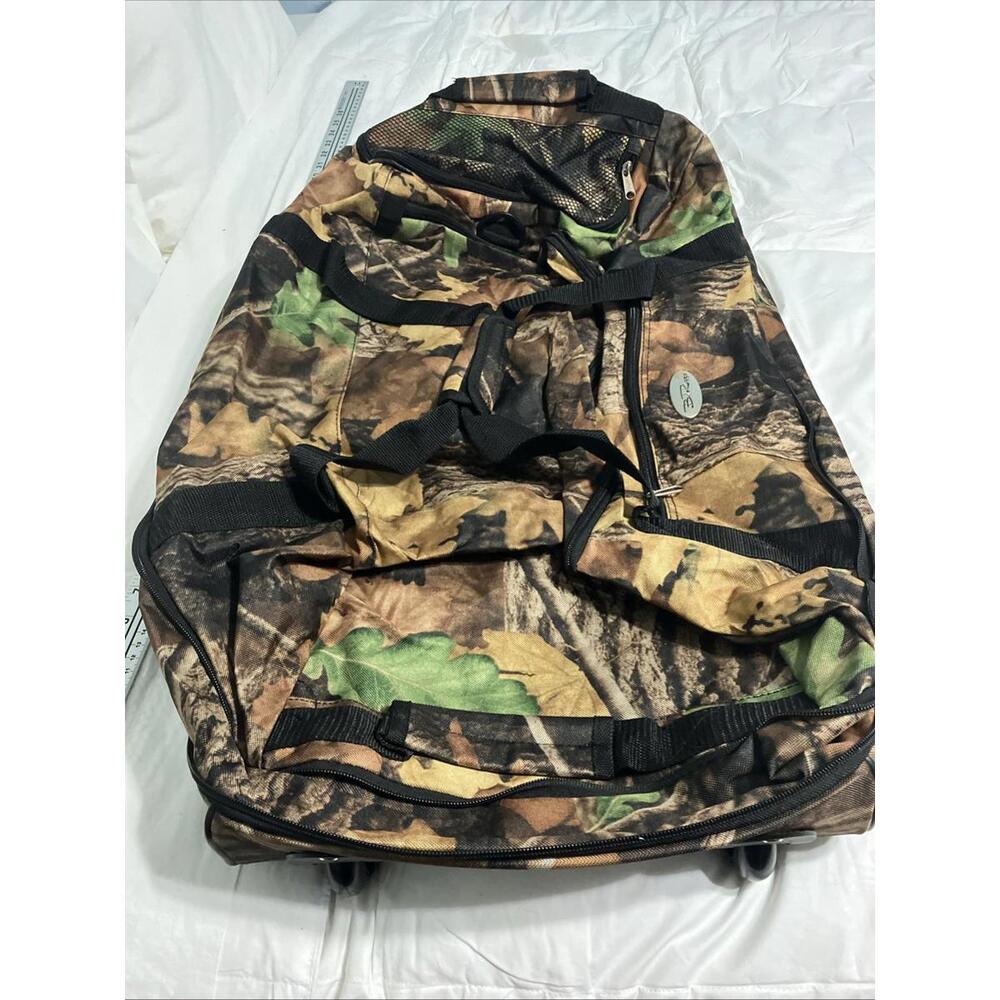 Bella Russo Mossy Oak 29" Duffle Bag With Wheels & Shoulder Strap NEW